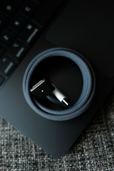 Apple MacBook Air (M2, 2022)